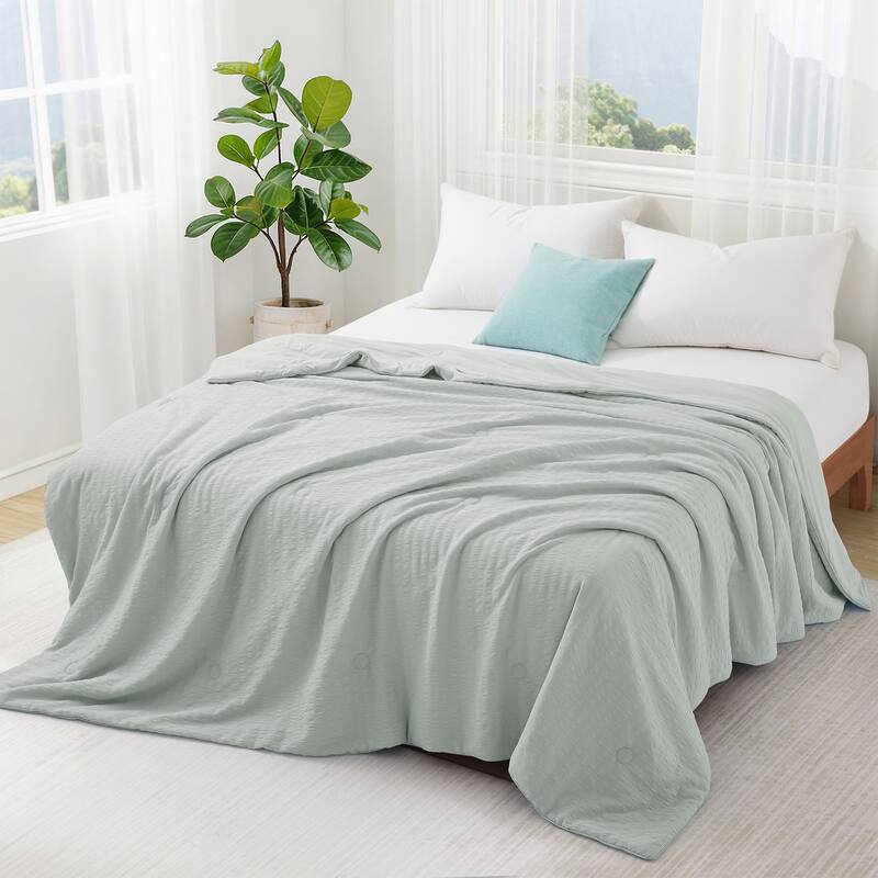 Lightweight Cooling Reversible Bed Blanket, Breathable Seersucker Comforter for Hot Sleepers