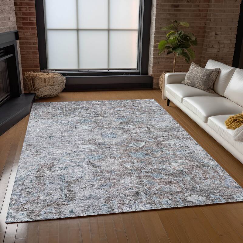 Machine Washable Indoor/ Outdoor Chantille Distressed Traditional Rug