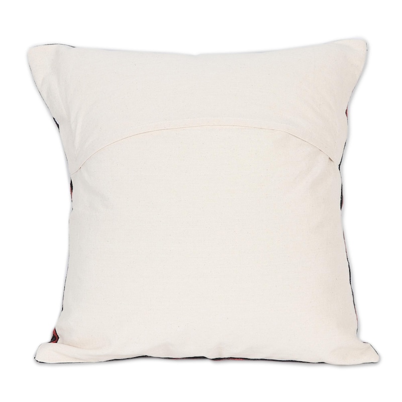 Novica Handmade Royal Fountain Chain Stitched Cotton Cushion Covers (Pair)