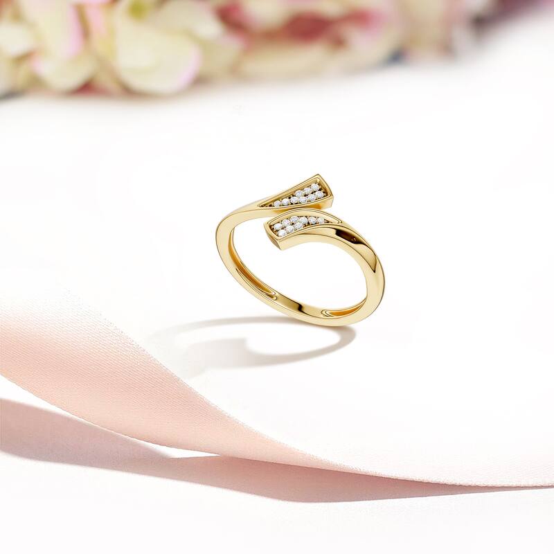 1/20ct TDW Diamond Cluster Bypass Ring in 10k Yellow Gold for Women