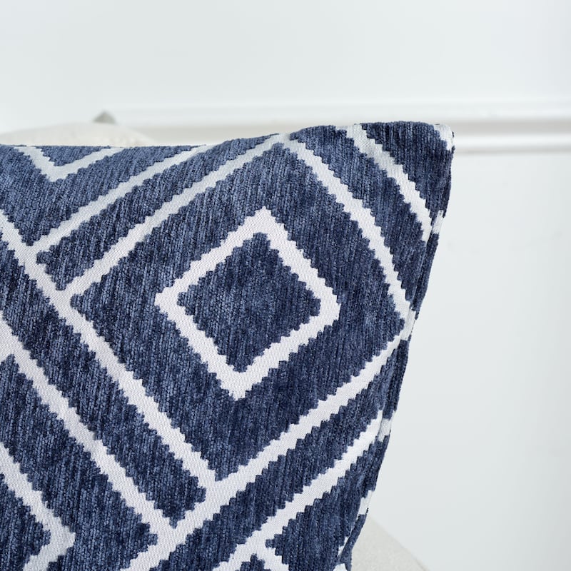 SAFAVIEH Suule Geometric Accent Throw Pillow
