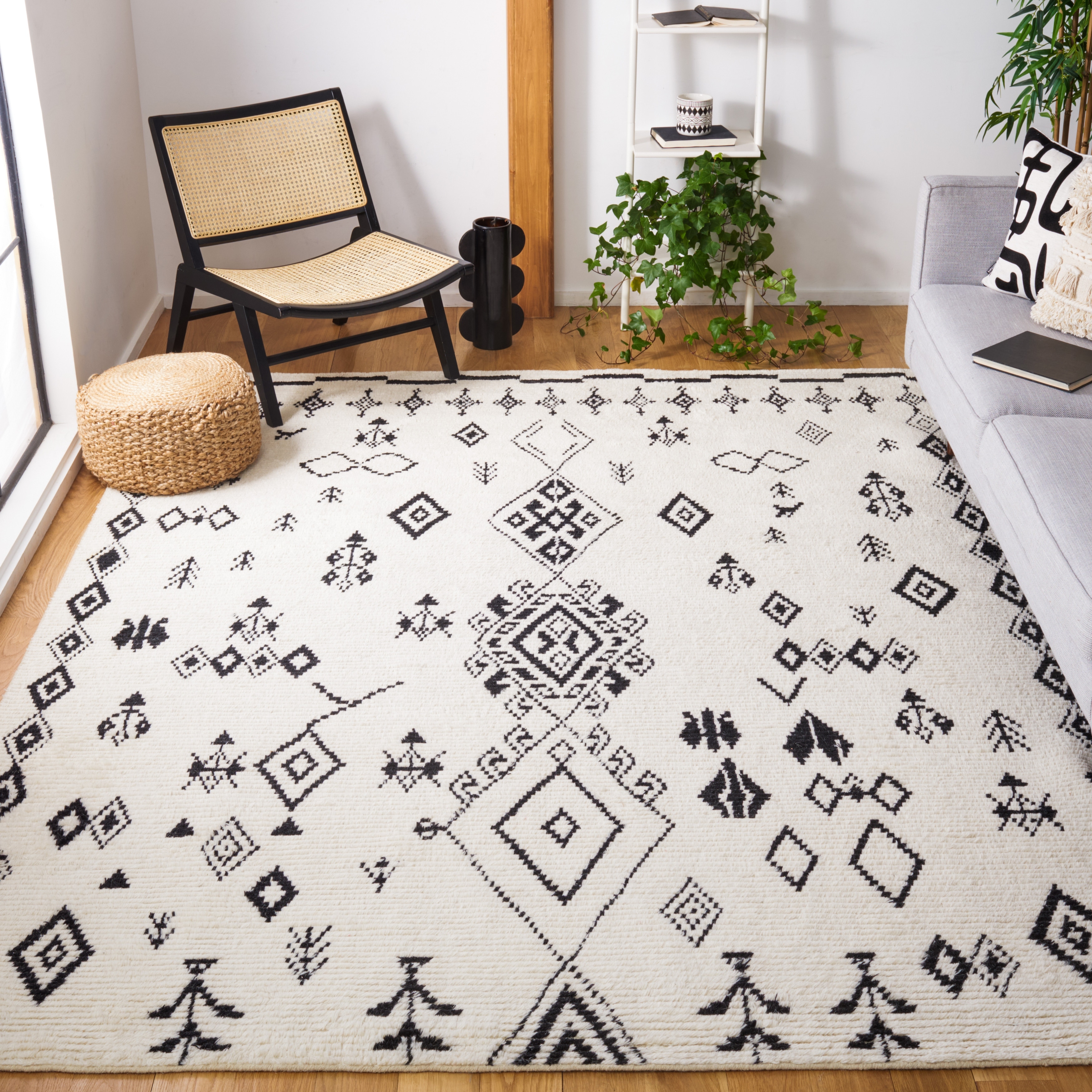 SAFAVIEH Hand-Knotted Kenya Caong Moroccan Tribal Boho Wool Rug