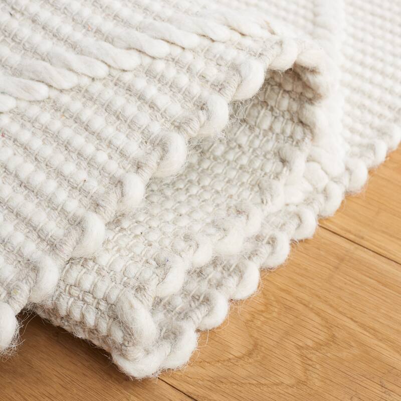 SAFAVIEH Handmade Natura Rachida Boho Wool Rug