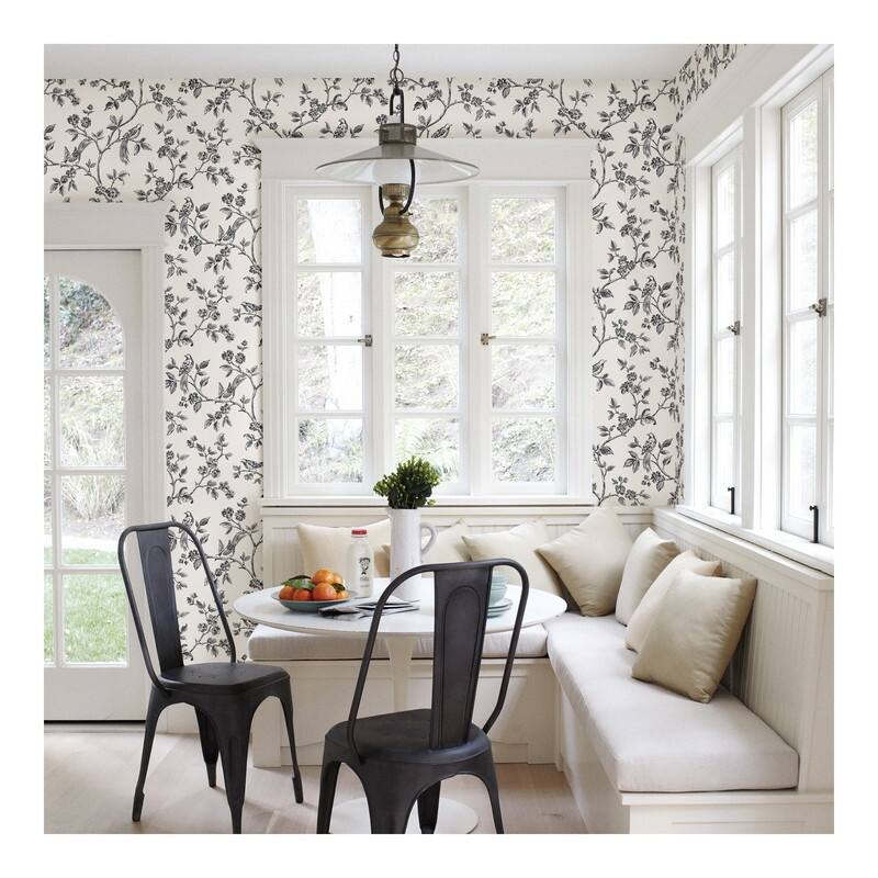 Advantage Ray Black Bird Trail Wallpaper - 20.5 x 396 x 0.025