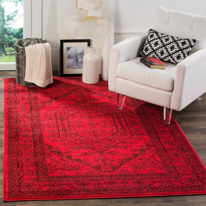 SAFAVIEH Adirondack Sian Rustic Oriental Medallion Rug - 4' x 6' - Red/Black