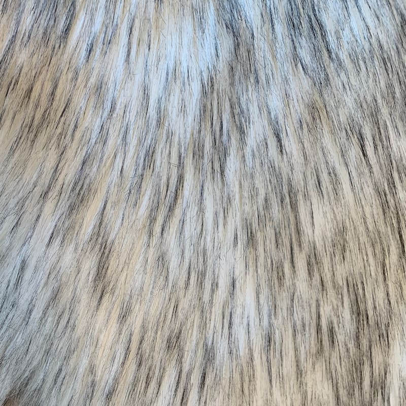 Highland Select Natural Long Wool Sheepskin 2 Pelt Shag Rug - 3' x 3'6" - White/Black