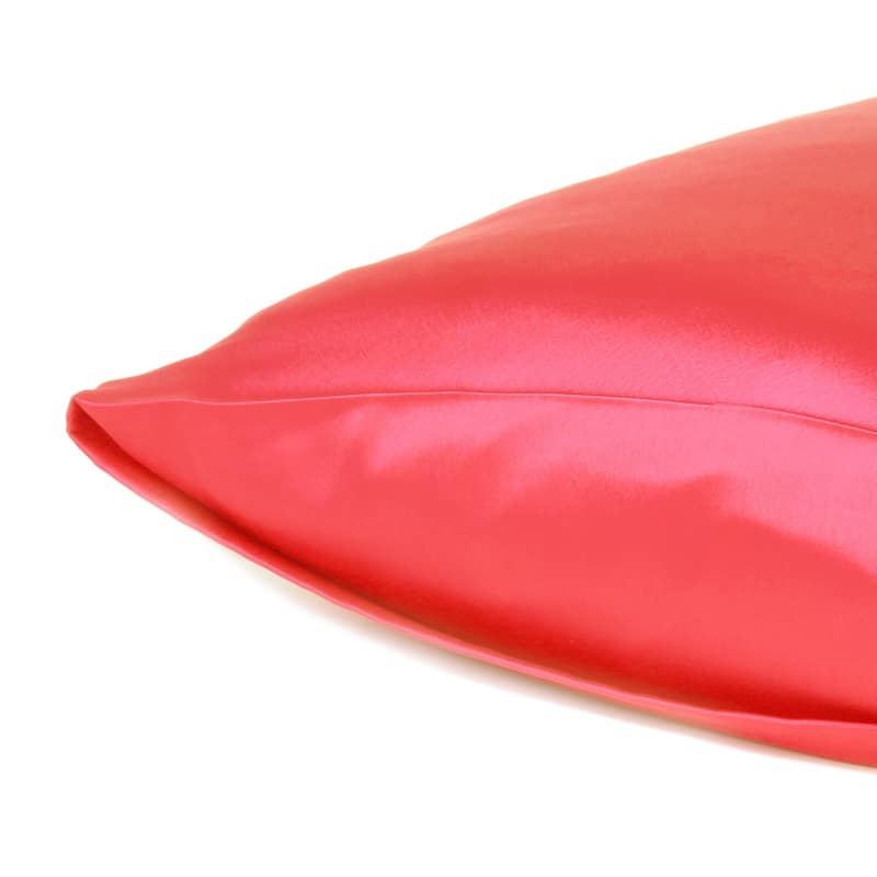 HomeRoots Poppy Red Dreamy Set Of 2 Silky Satin Queen Pillowcases