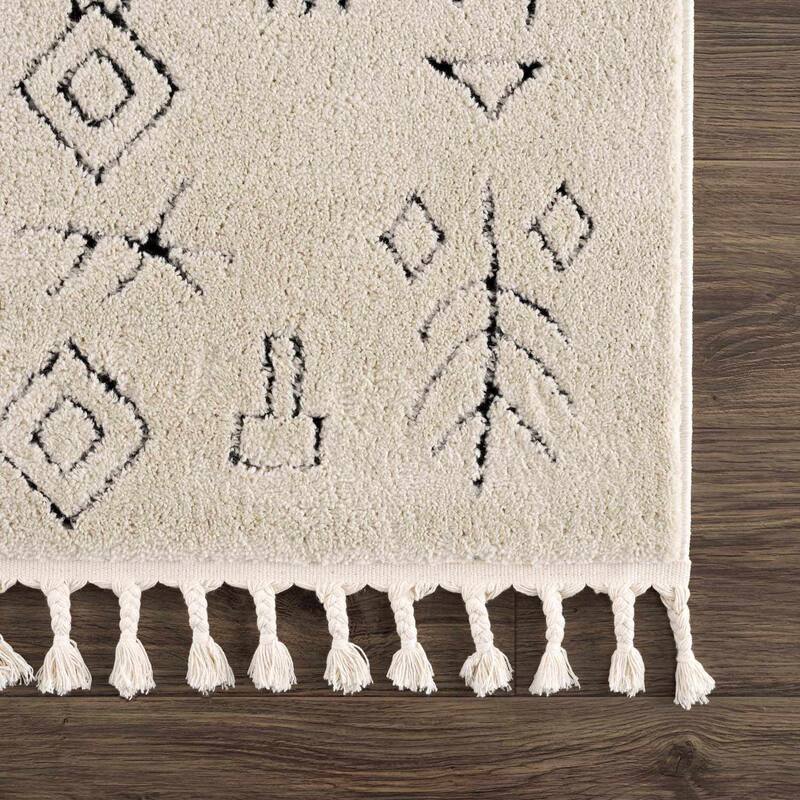 Hauteloom Shag Farmhouse Tasseled Cream & Black Area Rug