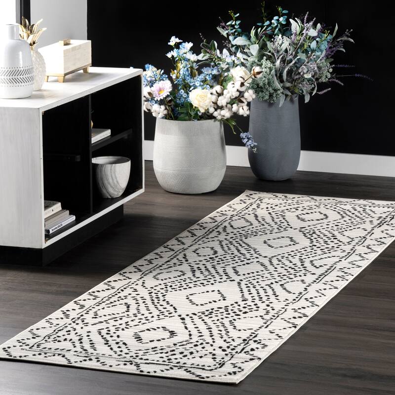 Nuloom Mila Moroccan Diamond Trellis Area Rug - 2'8" x 8' Runner - Black - Runner