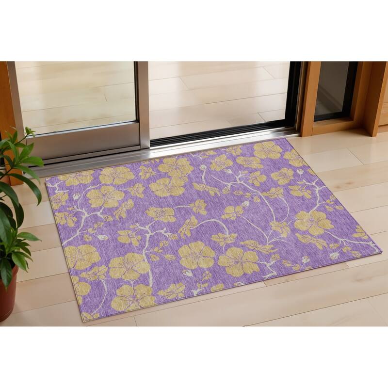 HomeRoots Floral Transitional Rectangle Outdoor Rug - 3' x 5'