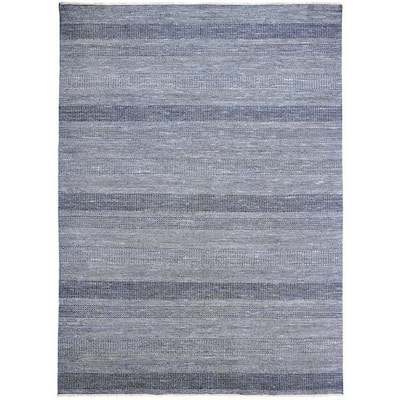 Xipar Traditional Soft Durable Area Rug By HomeRoots