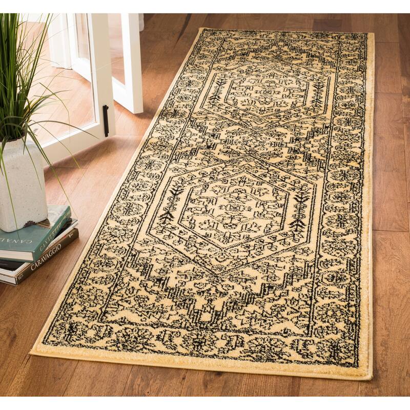 SAFAVIEH Adirondack Cheyenne Rustic Oriental Medallion Rug - 2'6" x 6' Runner - Gold/Black