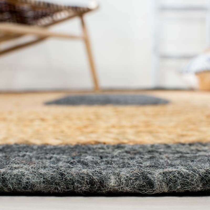 SAFAVIEH Handmade Braided Hvonn Jute Rug
