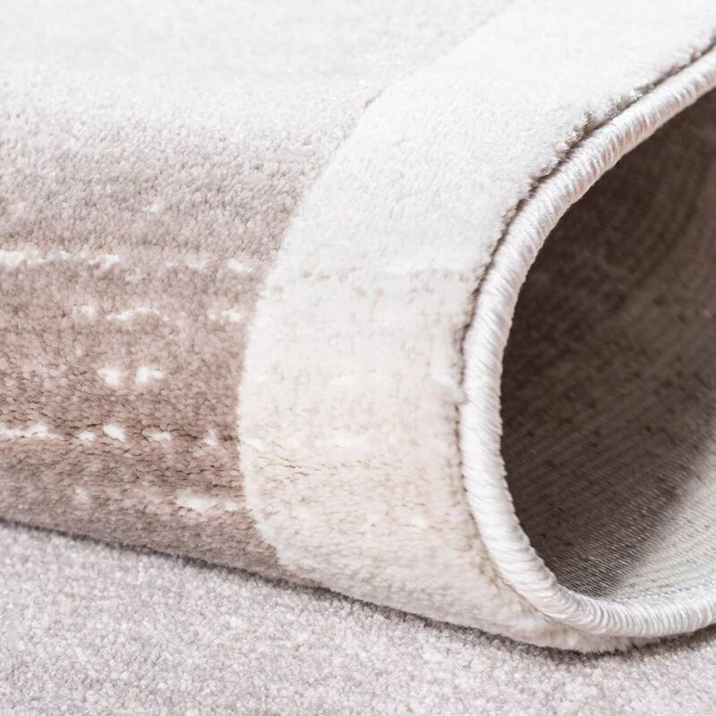 Traditional Richye Collection Area Rug