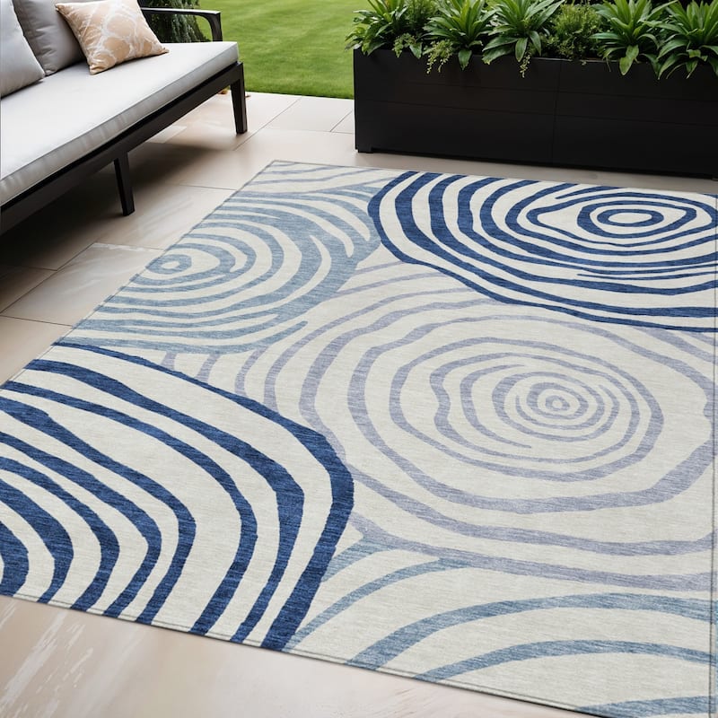 HomeRoots Abstract Transitional Rectangle Outdoor Rug - 5' X 8'
