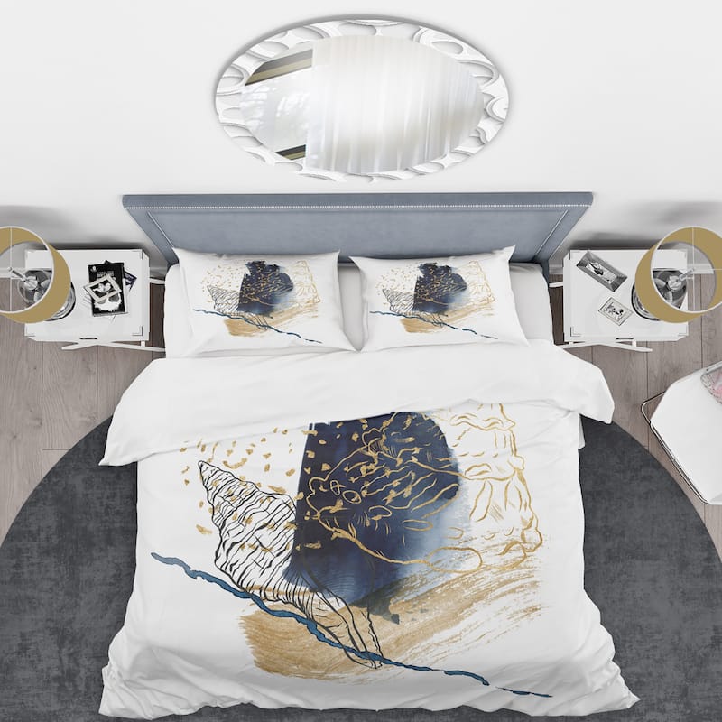 Designart 'Gold Shell Line Art With Underwater Marine Life' Farmhouse Duvet Cover Comforter Set