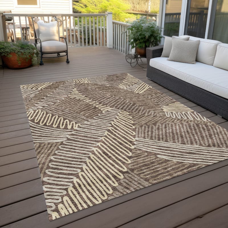 Machine Washable Indoor/ Outdoor Chantille Contemporary Squiggles Rug