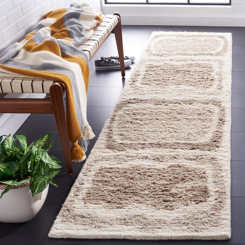 SAFAVIEH Handmade Casablanca Roksana Wool Rug - 2'3" x 9' Runner - Ivory/Brown