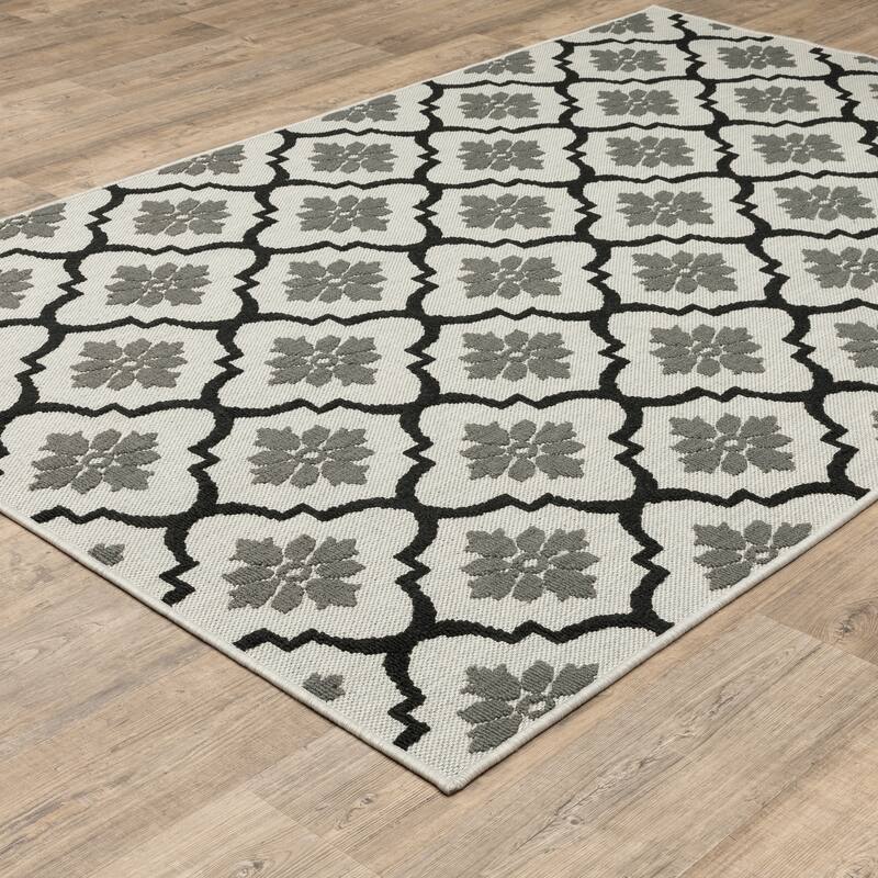 Vista Home Talcot Moroccan Trellis Grey/ Black Indoor-Outdoor Area Rug