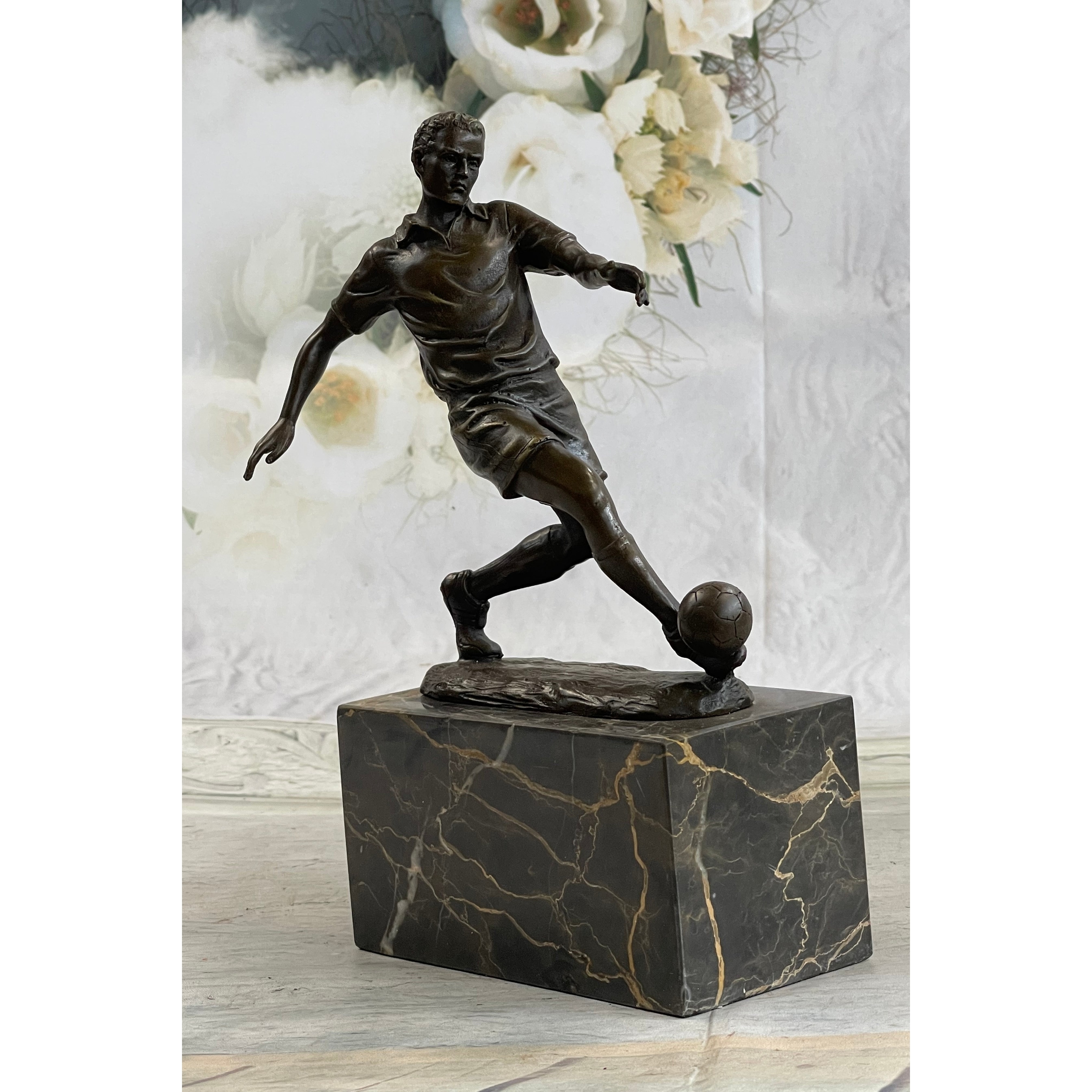 European Football Player Bronze Figurine Statue Figure Soccer Ball Hot Cast D