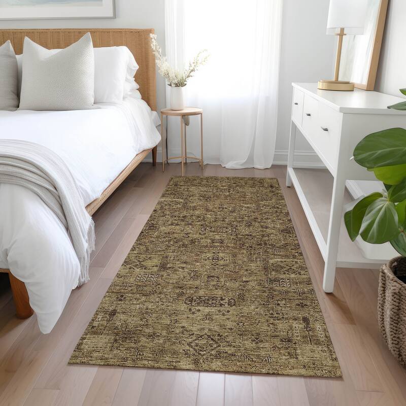 Machine Washable Indoor/ Outdoor Chantille Vintage Traditional Rug - Mocha - 2'3" x 7'6"