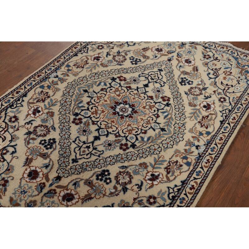 Traditional Floral Nain Foyer Rug Hand-Knotted Wool Carpet - 2'11" x 4'4"