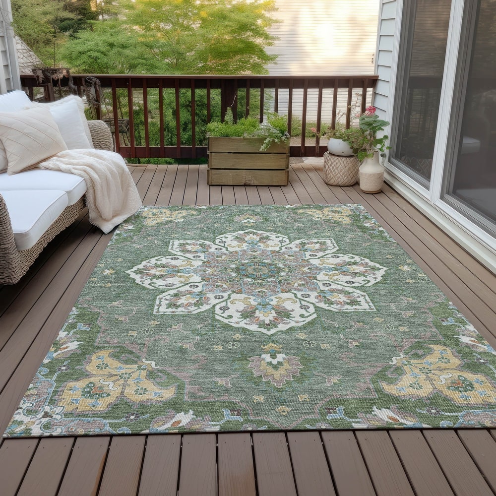 Machine Washable Indoor/Outdoor Traditional Heriz Chantille Rug