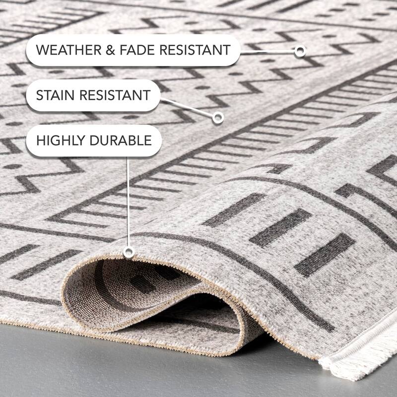 Nuloom Outdoor Tribal Cora Area Rug