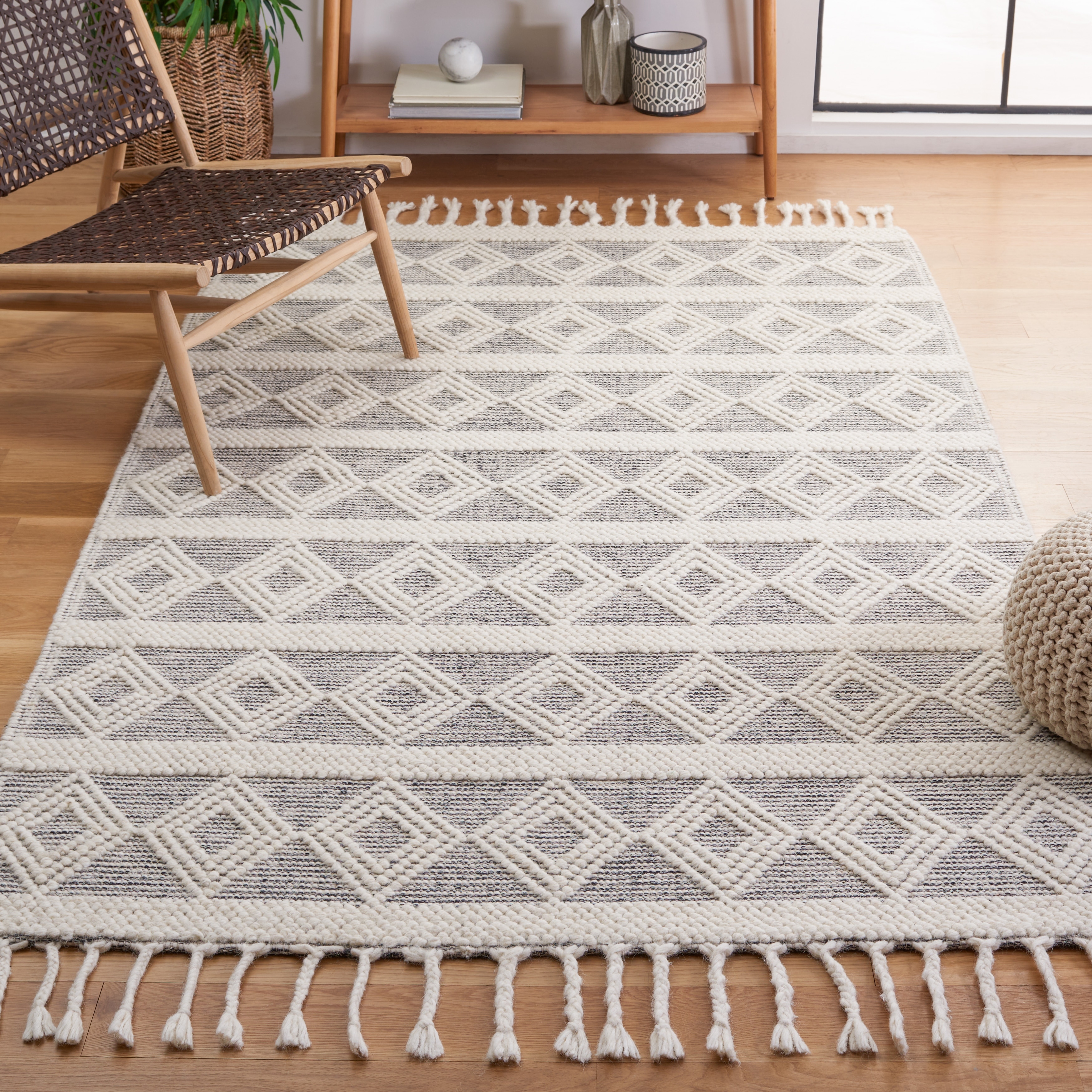 SAFAVIEH Handmade Natura Stiina Transitional Wool Rug