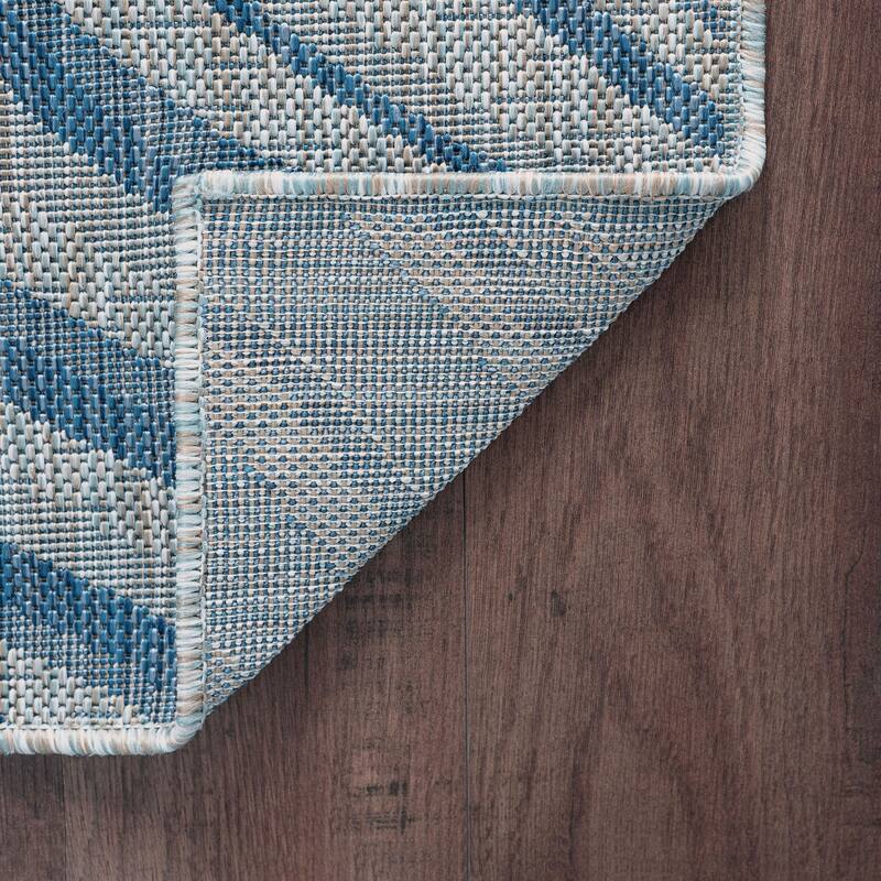 Colonnade Modern & Contemporary Abstract Indoor/Outdoor Area Rug