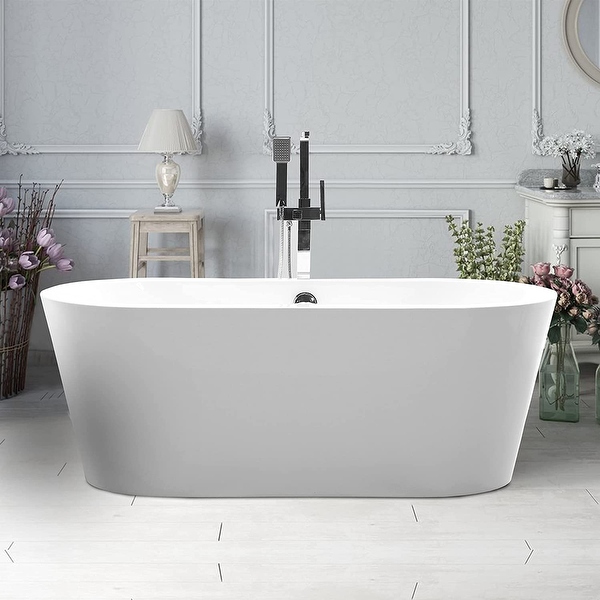Soaking tub outlet