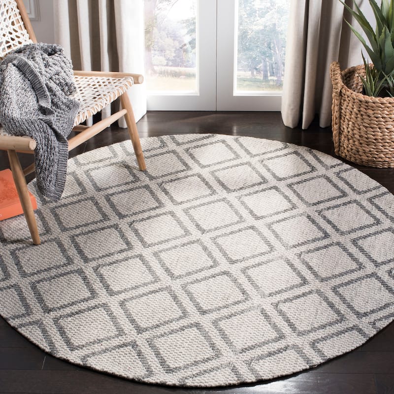 SAFAVIEH Handmade Micro-Loop Raven Wool Rug - 5' Round - Silver/Dark Grey