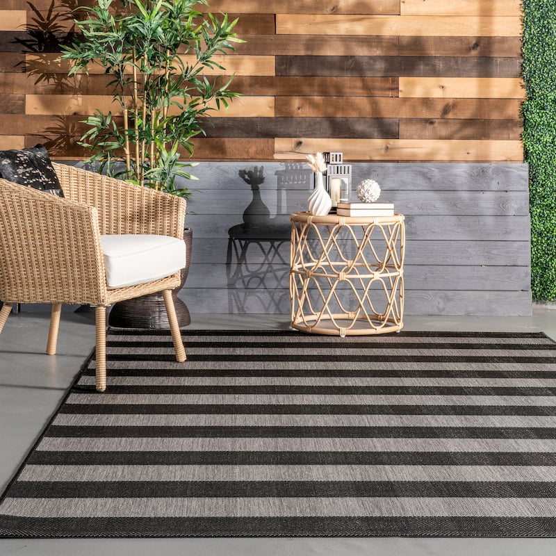 Nuloom Alexis Striped Indoor/Outdoor Area Rug