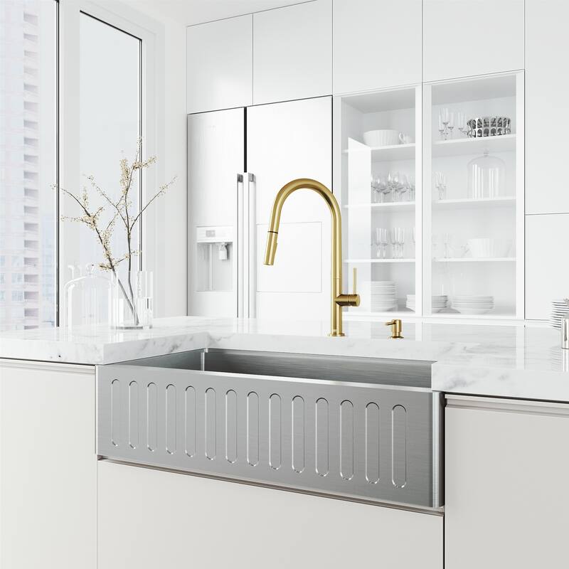 VIGO Greenwich Pull-Down Spray Kitchen Faucet
