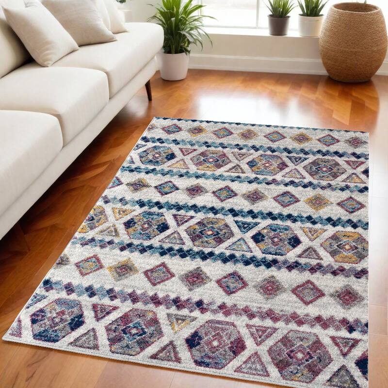 Qeji Power Loomed Geometric Stain Resistant Low Pile Soft Durable Area Rug By HomeRoots - 90' X '61' X '0.38 - Lavender/Ivory - Rectangle
