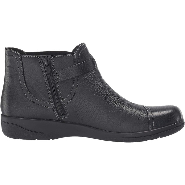 clarks women's cheyn track ankle boot