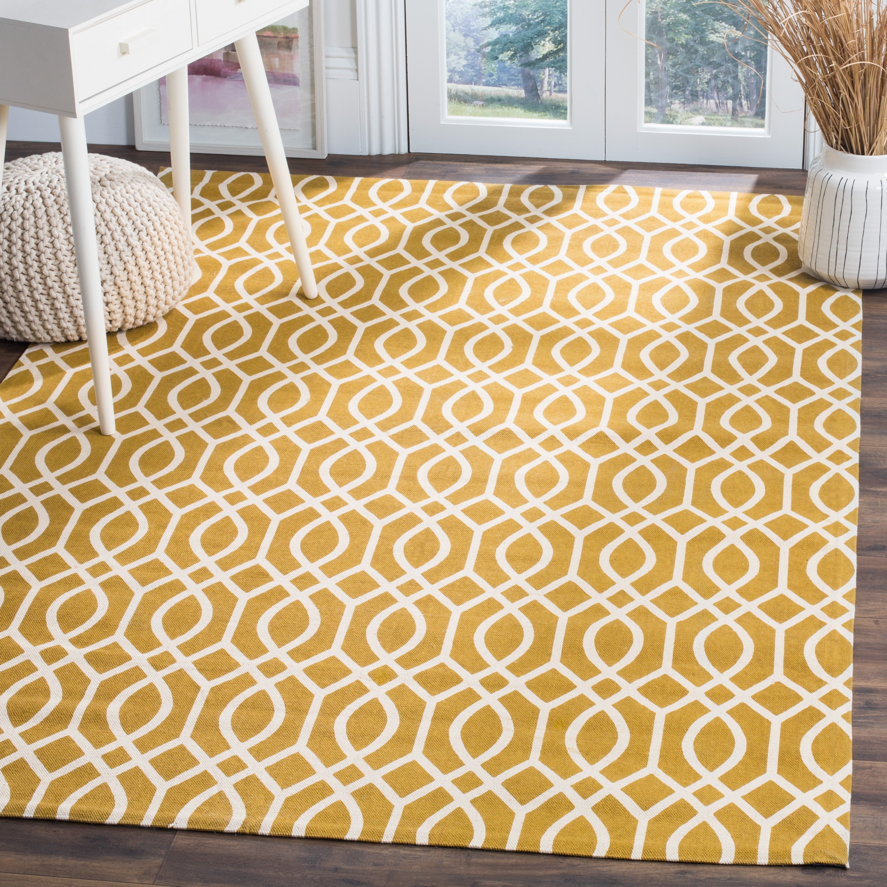 SAFAVIEH Handmade Cedar Brook Maral Modern Cotton Rug
