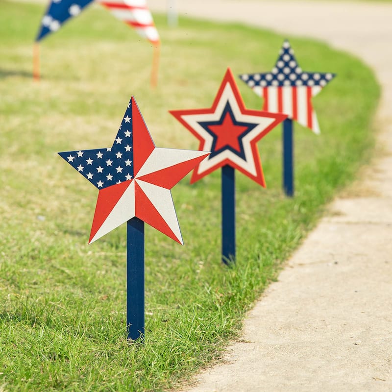 Glitzhome Set of 3 Wooden Patriotic Star Yard Stakes