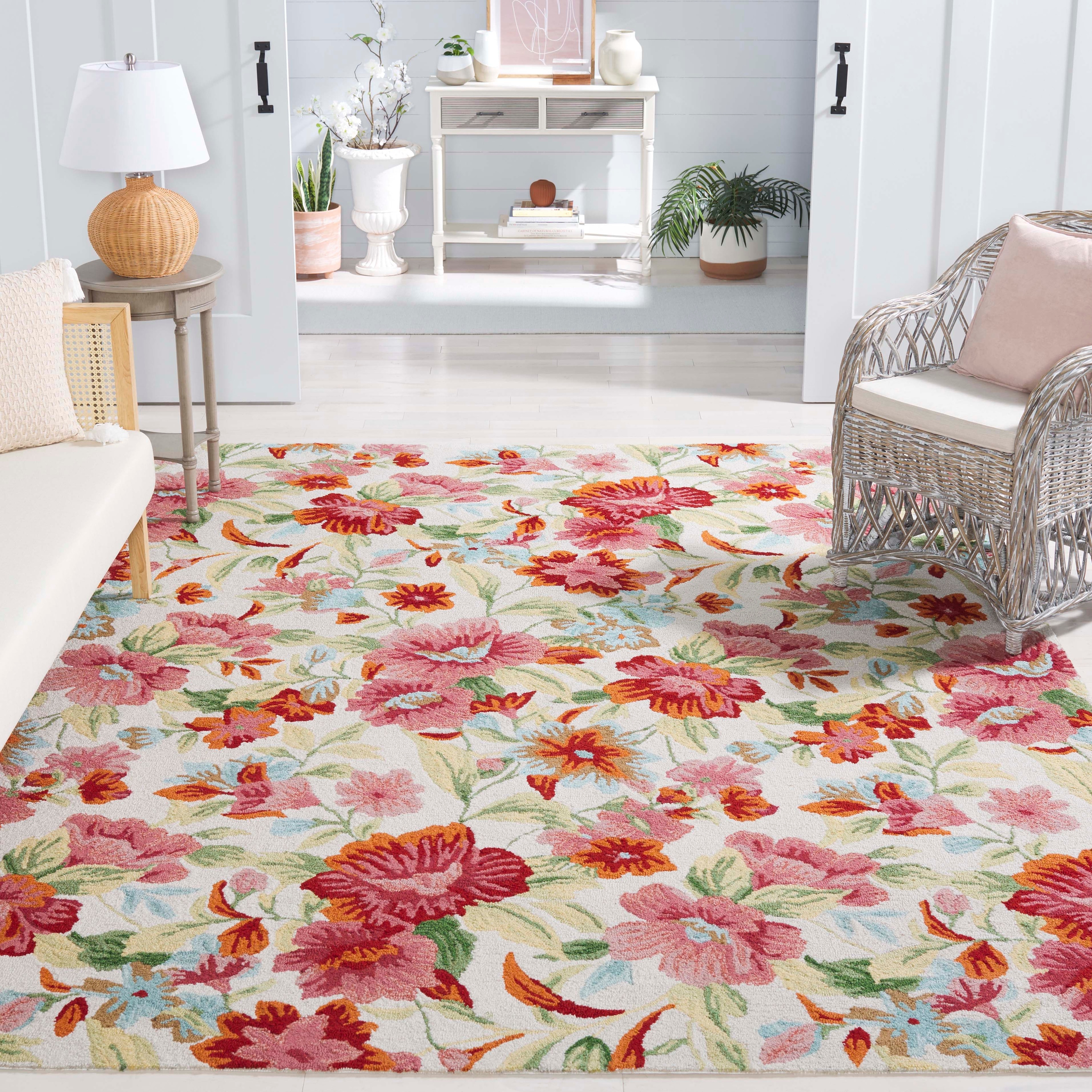 SAFAVIEH Handmade Easy Care Ilvi French Country Floral Rug