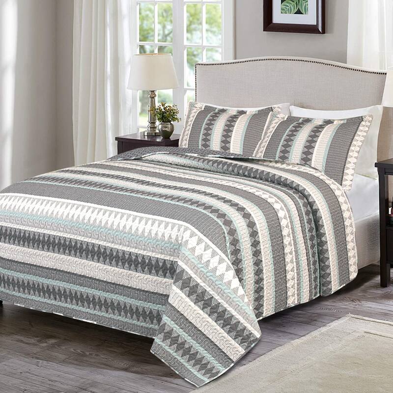 3 Piece Retro Printed Reversible Quilt Set