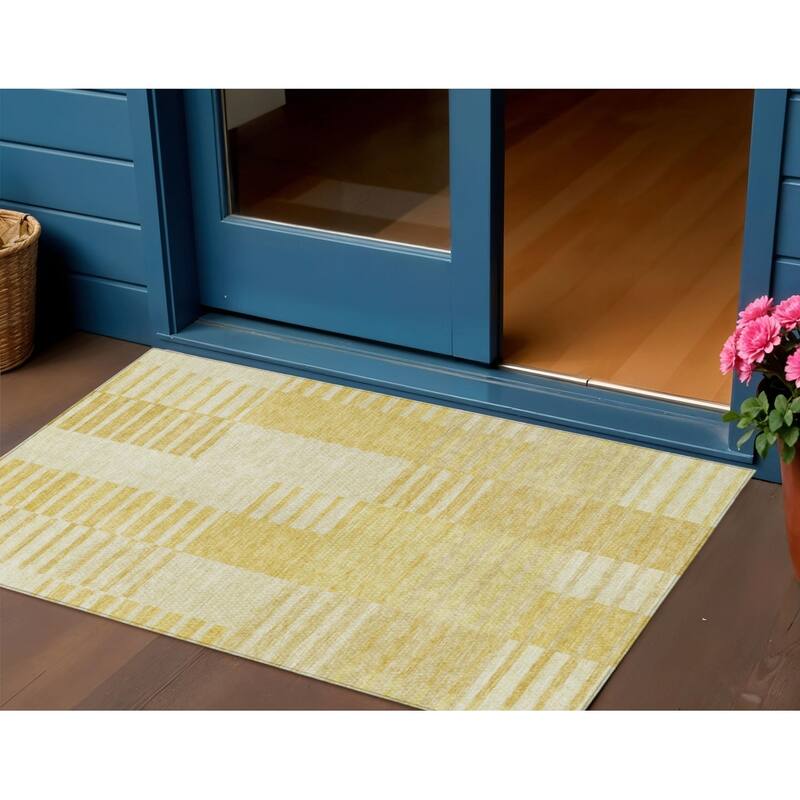 HomeRoots Striped Transitional Rectangle Outdoor Rug - 3' x 5'