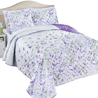 Scaling Leaves Design Cozy Quilted Bedspread