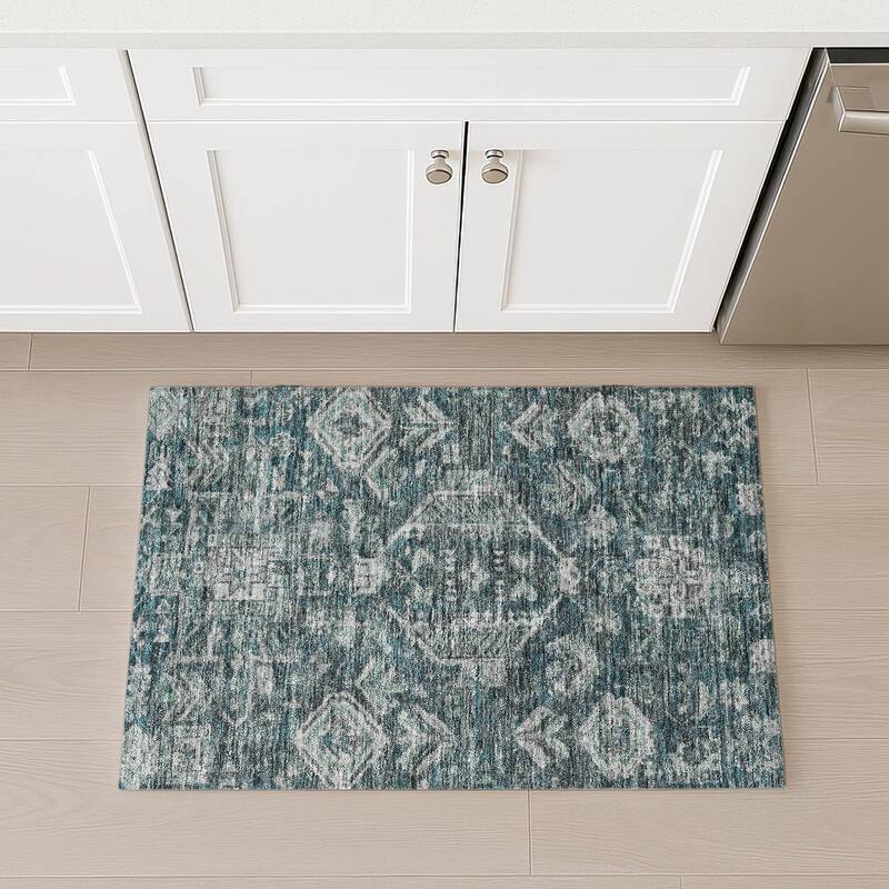 Machine Washable Indoor/ Outdoor Boho Traditional Chantille Rug