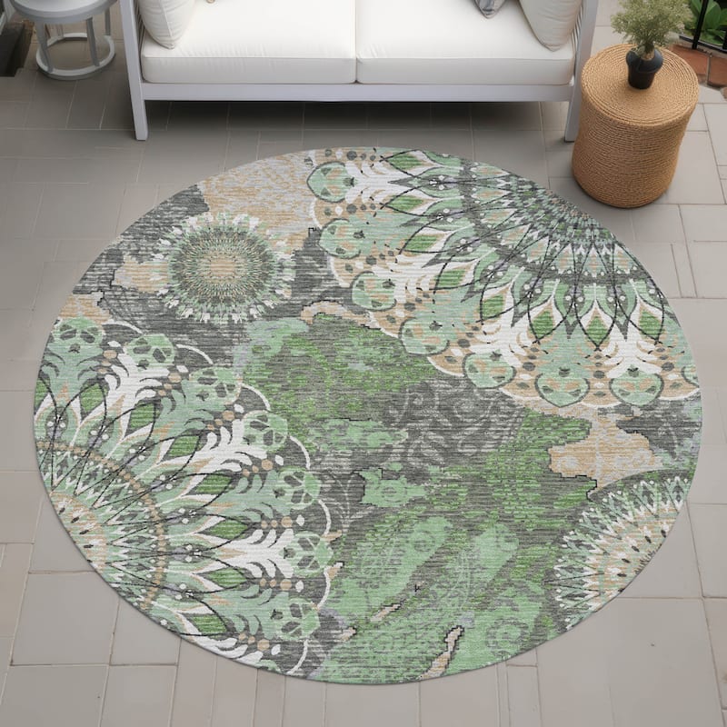 Machine Washable Indoor/ Outdoor Traditional Pinwheel Chantille Rug - Green - 8' x 8'