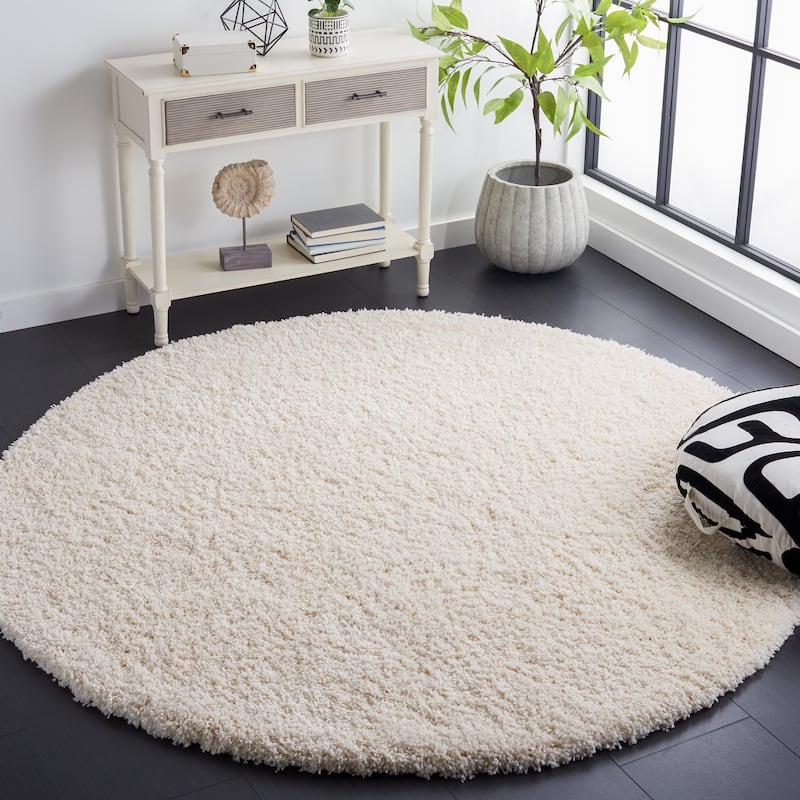 SAFAVIEH Santa Monica Shag Einara 2-inch Thick Area Rug - 6'7" Round - Ivory - Round