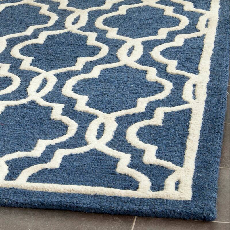 SAFAVIEH Handmade Cambridge Philine Geometric Wool Rug - 2'6" x 4' - Navy/Ivory