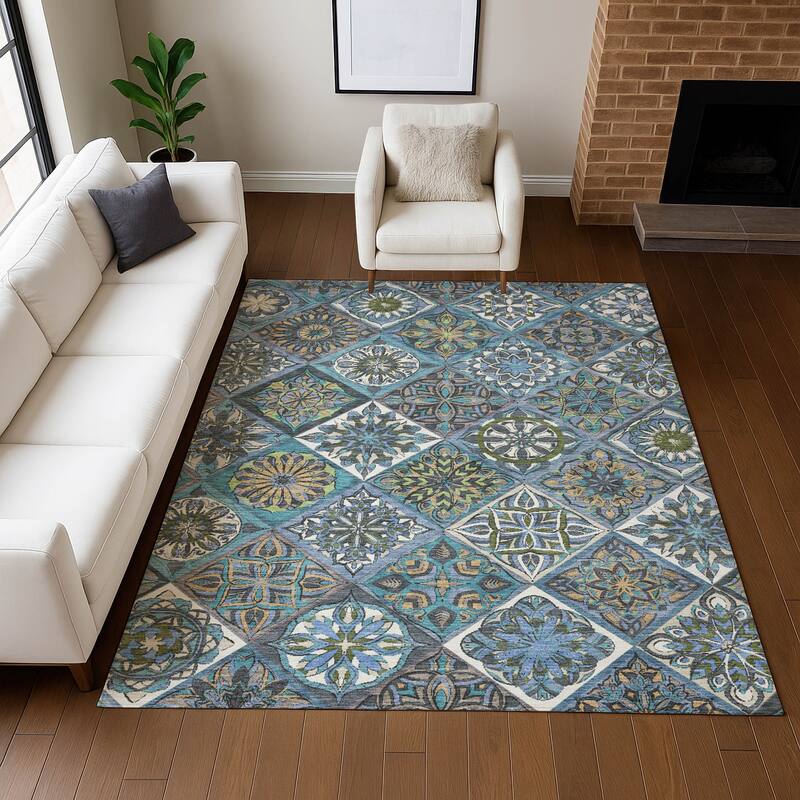 Machine Washable Indoor/ Outdoor Traditional Mosaic Chantille Rug