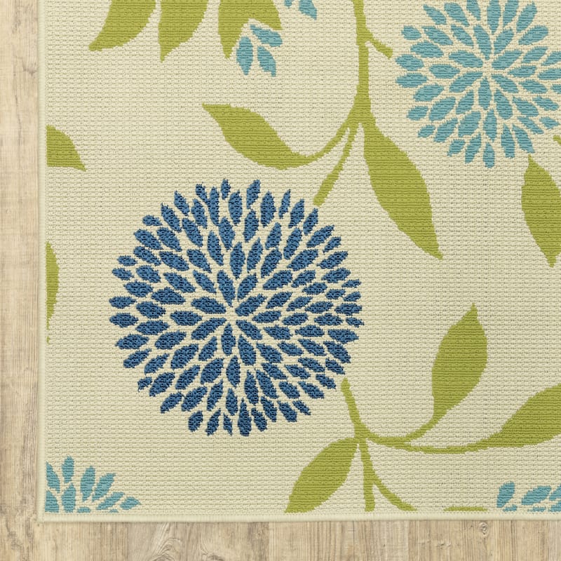 Catalina Chrysanthemum Floral Indoor/ Outdoor Rug
