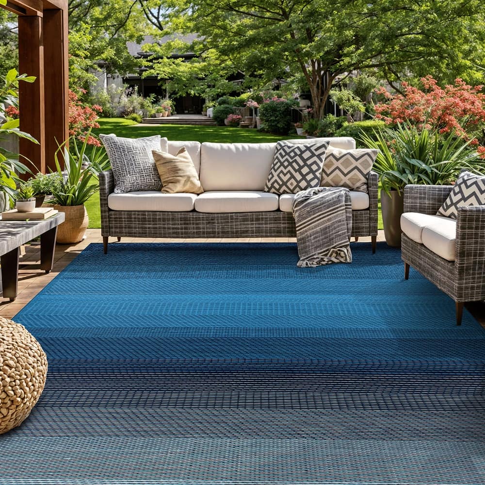 World Rug Gallery Contemporary Stripe Shade Geometric Reversible Recycled Plastic Outdoor Rugs