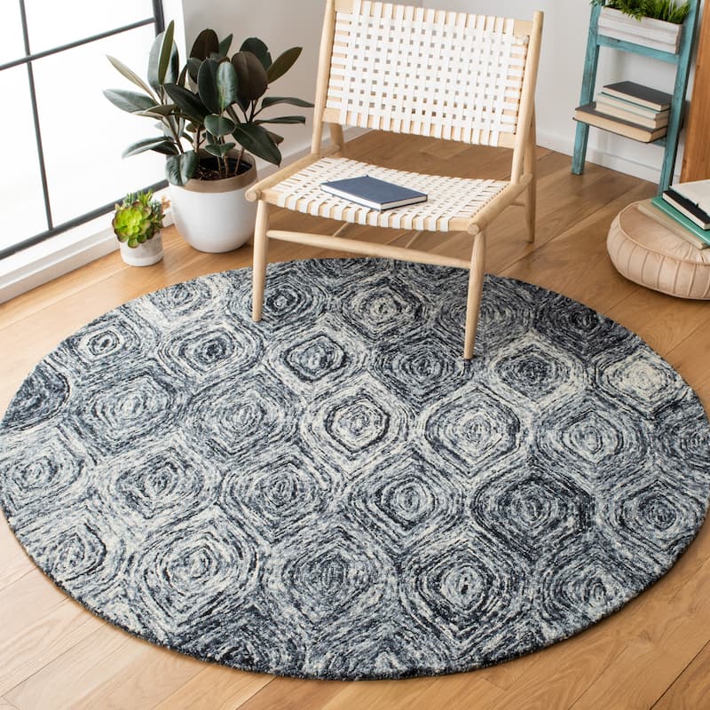 SAFAVIEH Handmade Ikat Lilija Wool Rug - 6' Round - Grey